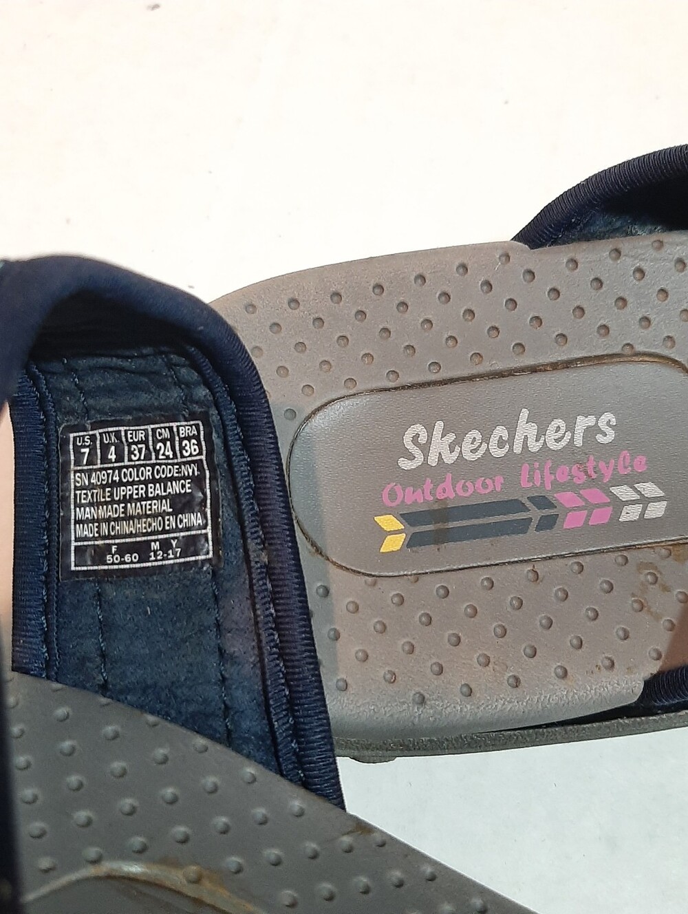 Skechers Women's 7 Reggae Zig Swag sandals blue with a multi-color woven strap - Picture 4 of 5